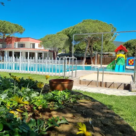 Aldeamento Turístico Lacona Pineta 3*