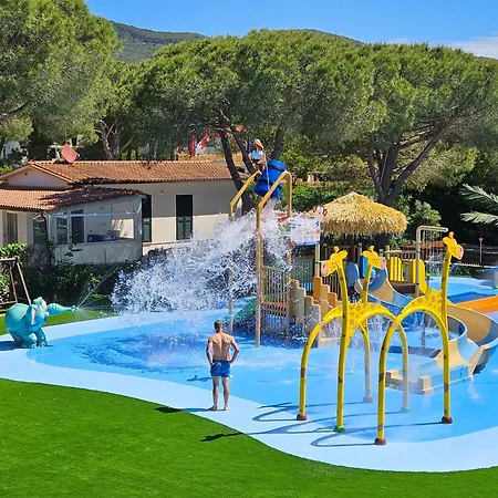 Holiday park Lacona Pineta