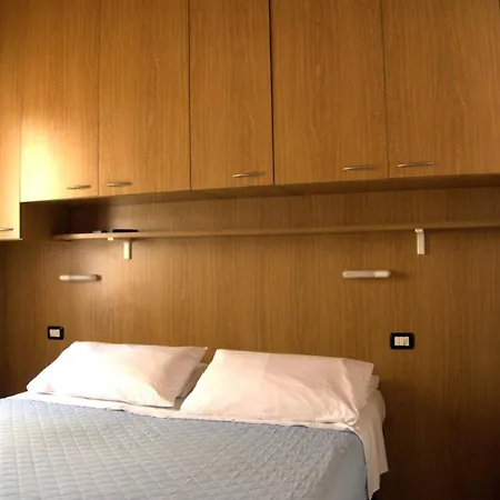 Prázdninový areál Lacona Pineta 3*