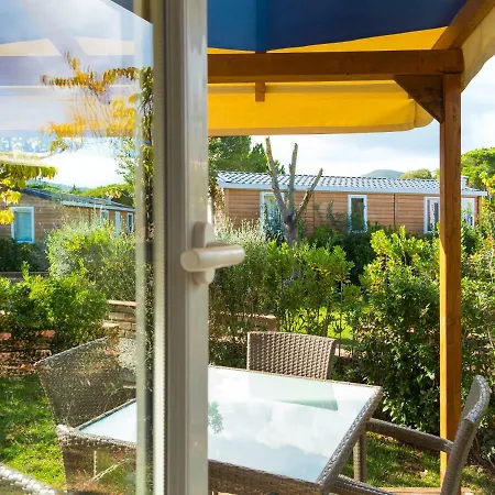 Parco vacanze Lacona Pineta 3*