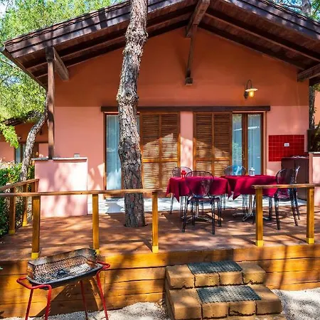 Prázdninový areál Lacona Pineta